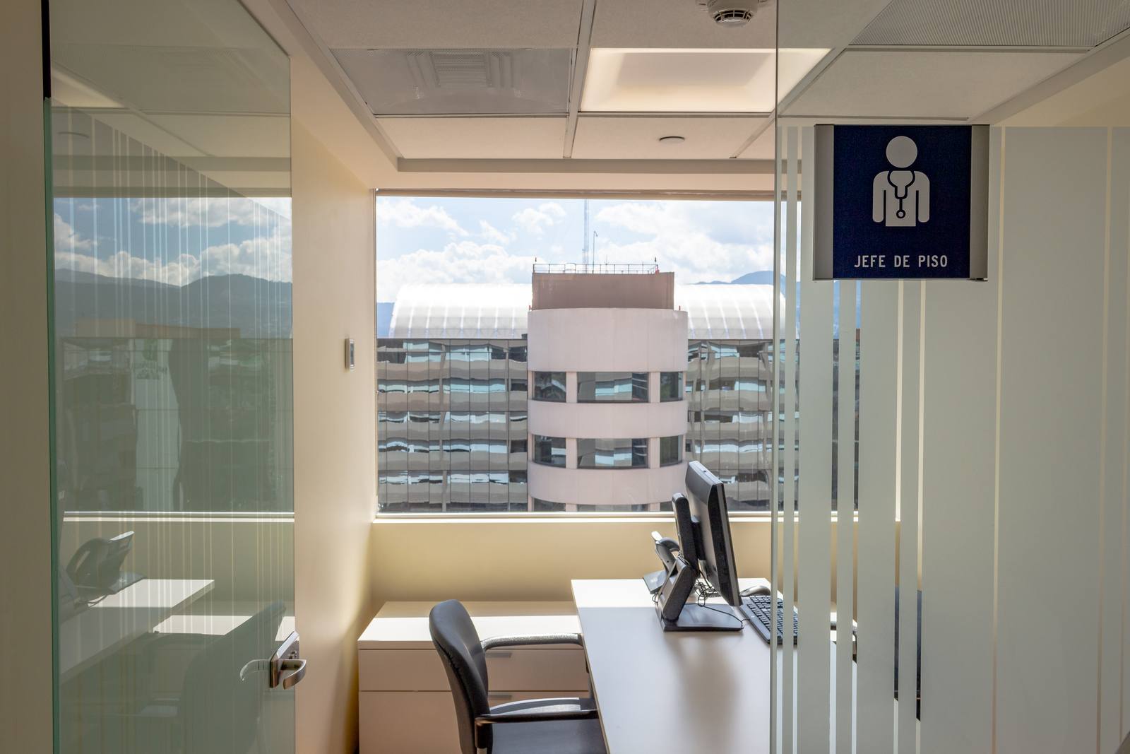 
                                        Physician's office responsible for the floor Médica Sur Copyright